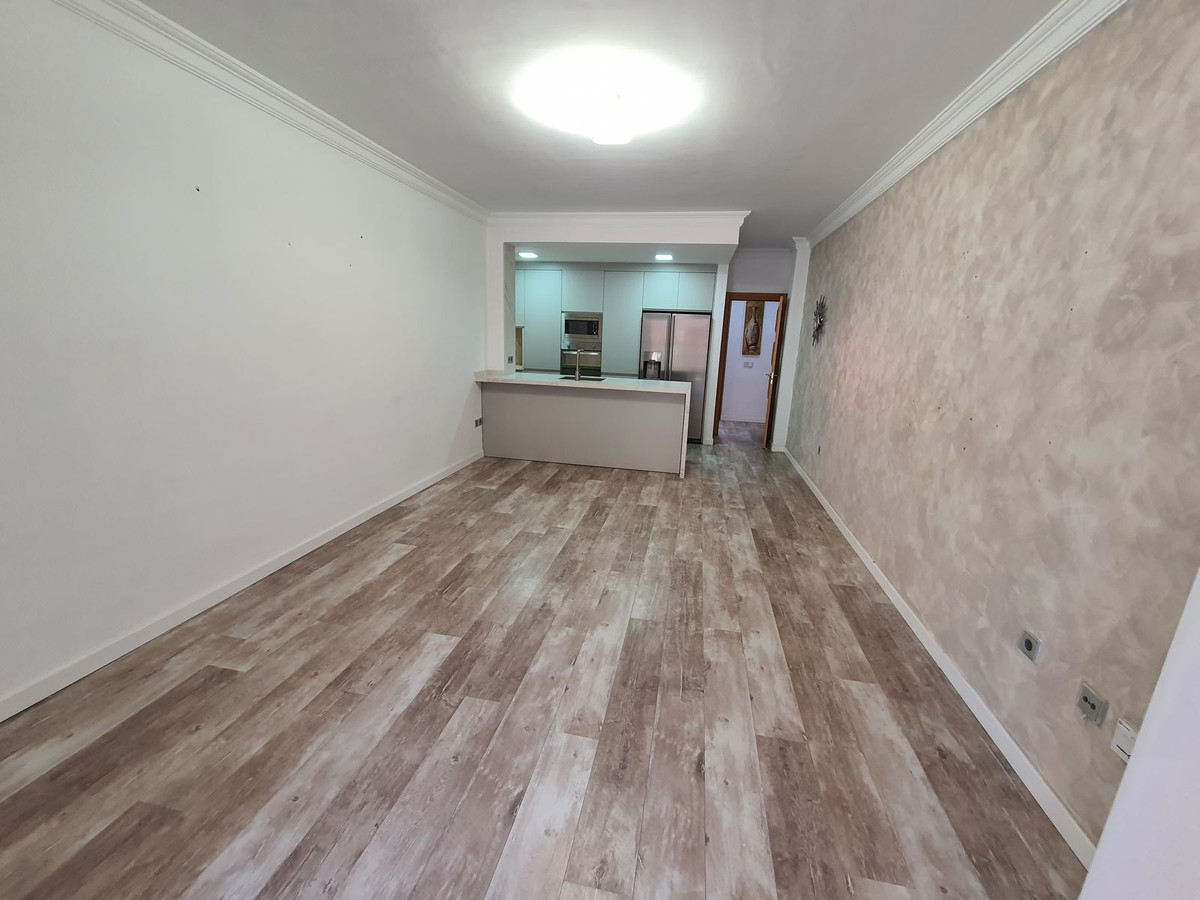 https://cdn.resales-online.com/public/mqt4ubvq31/properties/13cea2521f7611f0ad0102e0405b089b/w1200/1-7980e48d732b6fc85c14b43b94d2aa54.jpg?v=1745330355