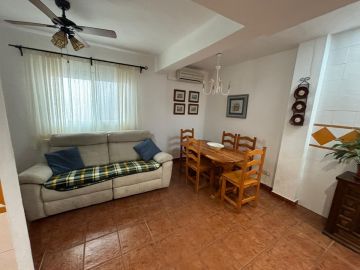 https://cdn.resales-online.com/public/52s7dga2bh/properties/f34eea421f6a11f0ad0102e0405b089b/w1200/10-bb915d1cb19341576dcdc994b81ab9c5.jpg?v=1745324196