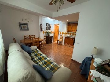 https://cdn.resales-online.com/public/52s7dga2bh/properties/f34eea421f6a11f0ad0102e0405b089b/w1200/11-20939a0134ad724a8cb2a801094d15a4.jpg?v=1745324196