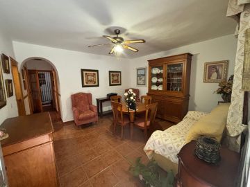 https://cdn.resales-online.com/public/52s7dga2bh/properties/f34eea421f6a11f0ad0102e0405b089b/w1200/3-e898b2bb2a2fdfd06d2c39894dce8316.jpg?v=1745324196