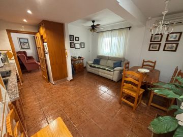 https://cdn.resales-online.com/public/52s7dga2bh/properties/f34eea421f6a11f0ad0102e0405b089b/w1200/4-c23c0f86247804fa50226aecd8b0b2c8.jpg?v=1745324196