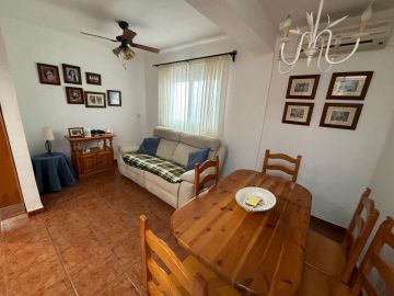 https://cdn.resales-online.com/public/52s7dga2bh/properties/f34eea421f6a11f0ad0102e0405b089b/w1200/8-e64a9055bba3e77ac8aca3b893cdf826.jpg?v=1745324196