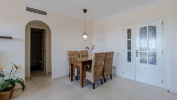 https://cdn.resales-online.com/public/2ugmmlp60e/properties/7cd3abfc1f6611f0ad0102e0405b089b/w1200/10-bb915d1cb19341576dcdc994b81ab9c5.jpg?v=1745324776