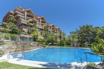 https://cdn.resales-online.com/public/ertu08aq1s/properties/2b8fe7c11f5411f0ad0102e0405b089b/w1200/13-5fd73dea700db77384c091ca9818b1a9.jpg?v=1745314612