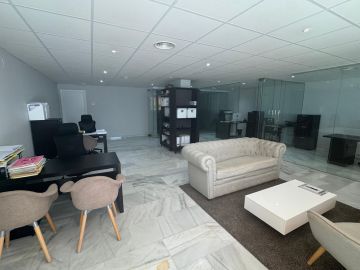 https://cdn.resales-online.com/public/ertu08aq1s/properties/2b8fe7c11f5411f0ad0102e0405b089b/w1200/3-e898b2bb2a2fdfd06d2c39894dce8316.jpg?v=1745314612