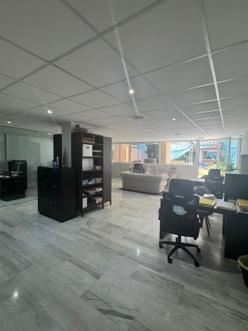 https://cdn.resales-online.com/public/ertu08aq1s/properties/2b8fe7c11f5411f0ad0102e0405b089b/w1200/7-aa4cc561180b369757c0bb4af9886cd3.jpg?v=1745314612