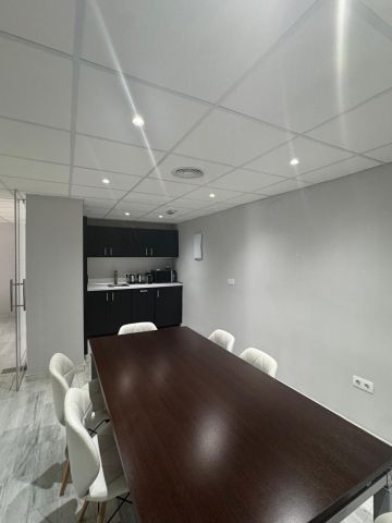 https://cdn.resales-online.com/public/ertu08aq1s/properties/2b8fe7c11f5411f0ad0102e0405b089b/w1200/9-467d0cee5b725f3ef65f102a0c2e69c0.jpg?v=1745314612