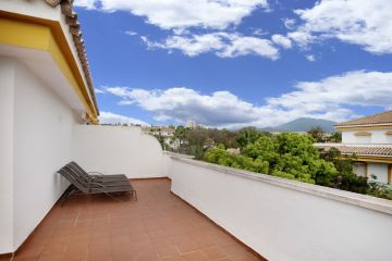https://cdn.resales-online.com/public/p8fbncrgos/properties/c687deff1ec411f0ad0102e0405b089b/w1200/11-20939a0134ad724a8cb2a801094d15a4.jpg?v=1745313873
