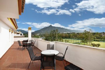https://cdn.resales-online.com/public/p8fbncrgos/properties/c687deff1ec411f0ad0102e0405b089b/w1200/14-d70dc3102c00d7be0e872dfe1c1f86d7.jpg?v=1745313873