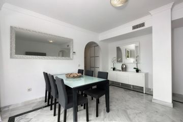https://cdn.resales-online.com/public/p8fbncrgos/properties/c687deff1ec411f0ad0102e0405b089b/w1200/25-45e7a00e8ada30030040e20a35fbccfd.jpg?v=1745313873