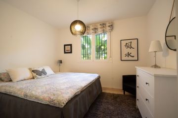 https://cdn.resales-online.com/public/00sy8q5q7j/properties/df4ca24f1c8211f08cfb02e0405b089b/w1200/10-bb915d1cb19341576dcdc994b81ab9c5.jpg?v=1745004670