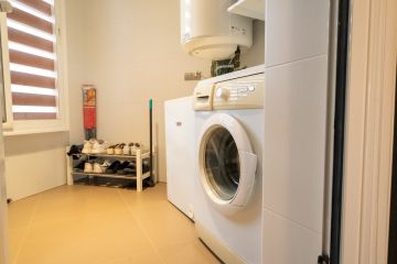 https://cdn.resales-online.com/public/00sy8q5q7j/properties/df4ca24f1c8211f08cfb02e0405b089b/w1200/5-3595ad71cbd87be6c3643a4285ef4791.jpg?v=1745004670