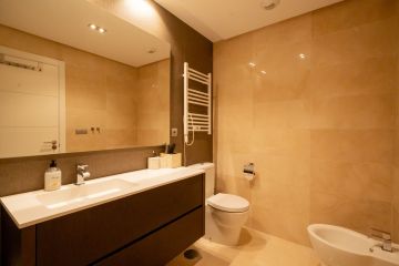 https://cdn.resales-online.com/public/00sy8q5q7j/properties/df4ca24f1c8211f08cfb02e0405b089b/w1200/8-e64a9055bba3e77ac8aca3b893cdf826.jpg?v=1745004670