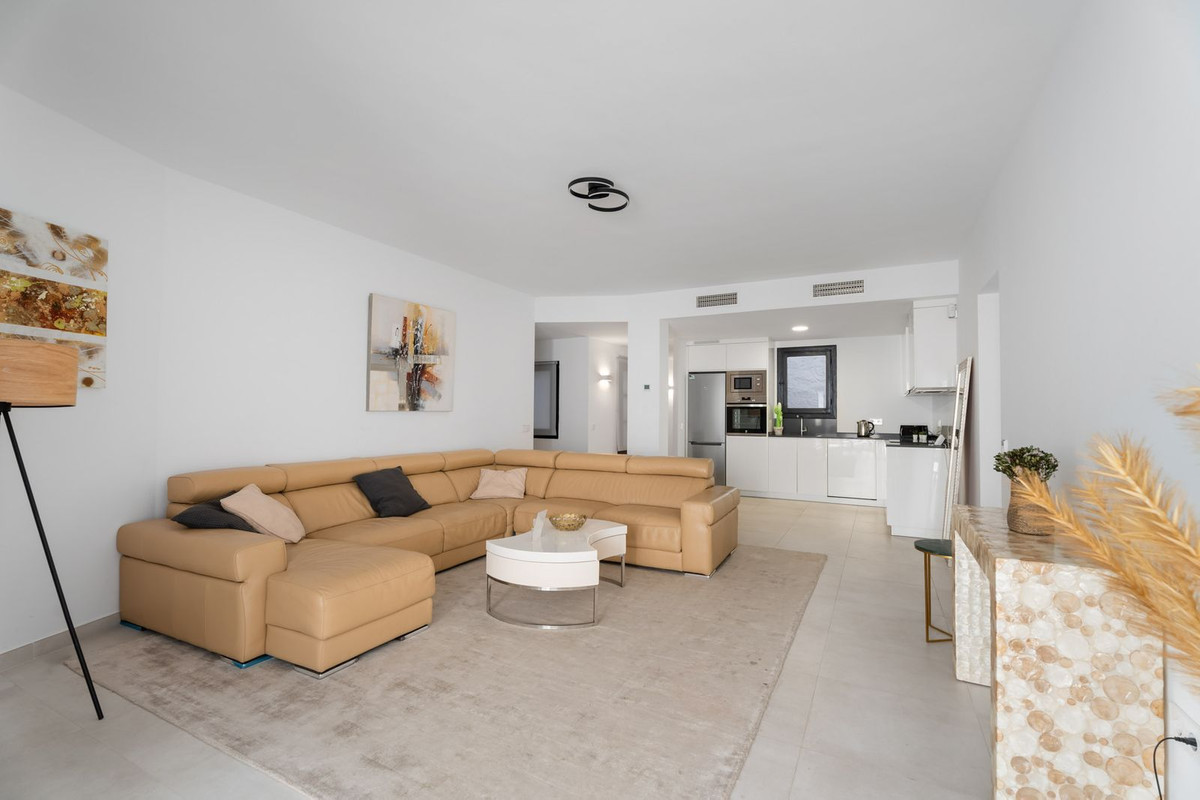https://cdn.resales-online.com/public/0dajlvabho/properties/69e5a46a203811f0ad0102e0405b089b/w1200/1-7980e48d732b6fc85c14b43b94d2aa54.jpg?v=1745413001