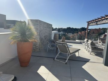 https://cdn.resales-online.com/public/p98edqpeua/properties/0721cbdf202511f0ad0102e0405b089b/w1200/10-bb915d1cb19341576dcdc994b81ab9c5.jpg?v=1745406285