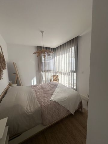 https://cdn.resales-online.com/public/p98edqpeua/properties/0721cbdf202511f0ad0102e0405b089b/w1200/21-2c707e7c511429b4f8ec4ee5f221ddb6.jpg?v=1745406285