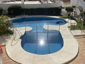 https://cdn.resales-online.com/public/yh6h8asaid/properties/7ce5ac2219f411f08cfb02e0405b089b/w1200/27-f6e8bc237ba13ac4c268badec6354f3d.jpg?v=1744723430