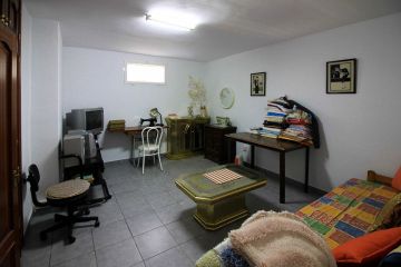 https://cdn.resales-online.com/public/9c125lukd5/properties/f45bcfbbbd3f11ef84cf0217bc231ef4/w1200/16-ec67b526875bf0124b6ce4328a754439.jpg?v=1734530579