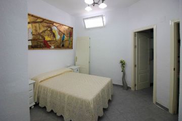 https://cdn.resales-online.com/public/9c125lukd5/properties/f45bcfbbbd3f11ef84cf0217bc231ef4/w1200/17-dd5fcd4f0eb487dfa3803f7e20814c0e.jpg?v=1734530579
