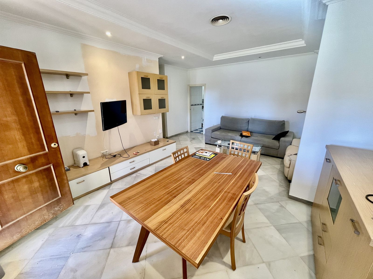 https://cdn.resales-online.com/public/dd5udt3bzb25mdc8/properties/dbbb7017210011f0ad0102e0405b089b/w1200/1-7980e48d732b6fc85c14b43b94d2aa54.jpg?v=1745498731