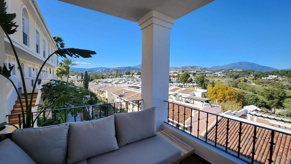 https://cdn.resales-online.com/public/sv6cr1ri1g/properties/beefd453204511f0ad0102e0405b089b/w1200/1-7980e48d732b6fc85c14b43b94d2aa54.jpg?v=1745418108