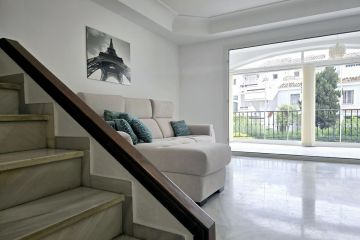 https://cdn.resales-online.com/public/66nt3mzl2e/properties/87518fdf1f7111f0ad0102e0405b089b/w1200/18-cc72f169493c096e712837ff5d8b6e41.jpg?v=1745498885
