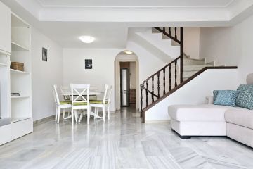 https://cdn.resales-online.com/public/66nt3mzl2e/properties/87518fdf1f7111f0ad0102e0405b089b/w1200/2-5bd7b9d04b45e33852eaf0ec6670150d.jpg?v=1745498885