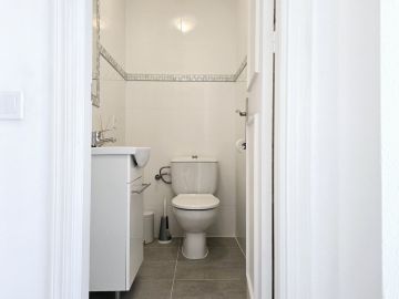 https://cdn.resales-online.com/public/66nt3mzl2e/properties/87518fdf1f7111f0ad0102e0405b089b/w1200/20-d1f7658cbe4ba6cd8666fec30fba80ad.jpg?v=1745498885