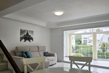 https://cdn.resales-online.com/public/66nt3mzl2e/properties/87518fdf1f7111f0ad0102e0405b089b/w1200/22-bcf8e6250e0bab365f900a8ac31ac040.jpg?v=1745498885