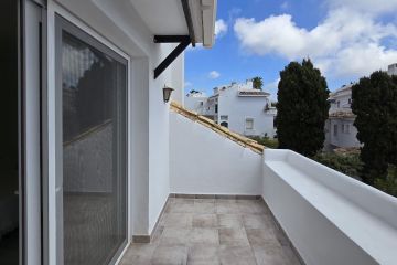 https://cdn.resales-online.com/public/66nt3mzl2e/properties/87518fdf1f7111f0ad0102e0405b089b/w1200/32-e7f90ea5feef5e01d64d74d6b6d8a834.jpg?v=1745498885
