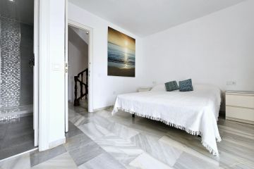 https://cdn.resales-online.com/public/66nt3mzl2e/properties/87518fdf1f7111f0ad0102e0405b089b/w1200/35-53608d01401493ba18e3704836160563.jpg?v=1745498885