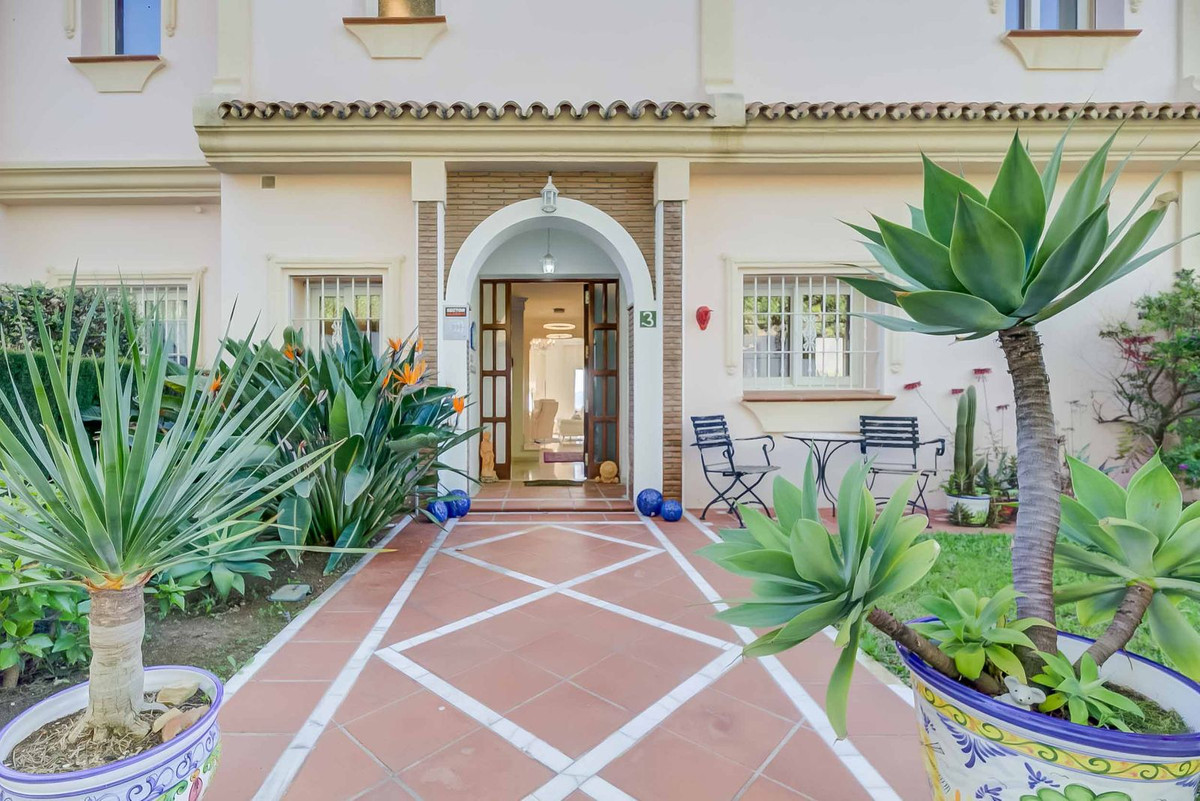 https://cdn.resales-online.com/public/ad4erqjmk5/properties/48931ea421e111f0ad0102e0405b089b/w1200/1-7980e48d732b6fc85c14b43b94d2aa54.jpg?v=1745595531