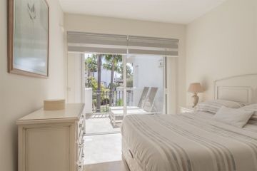 https://cdn.resales-online.com/public/vfg5a1ae82/properties/8b43b95c21c411f0ad0102e0405b089b/w1200/10-bb915d1cb19341576dcdc994b81ab9c5.jpg?v=1745583072