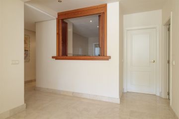 https://cdn.resales-online.com/public/vfg5a1ae82/properties/8b43b95c21c411f0ad0102e0405b089b/w1200/17-dd5fcd4f0eb487dfa3803f7e20814c0e.jpg?v=1745583072