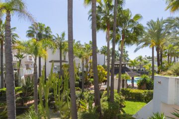 https://cdn.resales-online.com/public/vfg5a1ae82/properties/8b43b95c21c411f0ad0102e0405b089b/w1200/2-5bd7b9d04b45e33852eaf0ec6670150d.jpg?v=1745583072