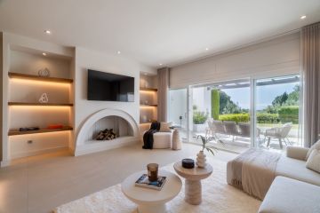 https://cdn.resales-online.com/public/xxgluerdu7/properties/af33911b225811f0ad0102e0405b089b/w1200/2-5bd7b9d04b45e33852eaf0ec6670150d.jpg?v=1745646073