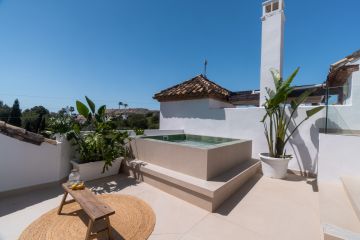 https://cdn.resales-online.com/public/xxgluerdu7/properties/af33911b225811f0ad0102e0405b089b/w1200/35-53608d01401493ba18e3704836160563.jpg?v=1745646073