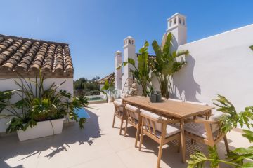 https://cdn.resales-online.com/public/xxgluerdu7/properties/af33911b225811f0ad0102e0405b089b/w1200/38-9b9a71c4c46e127e5c6f91a74b158396.jpg?v=1745646073