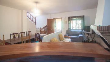 https://cdn.resales-online.com/public/52s7dga2bh/properties/68150e3b24e711f0ad0102e0405b089b/w1200/12-53013098fcab6c38b1379cd33298e050.jpg?v=1745927798