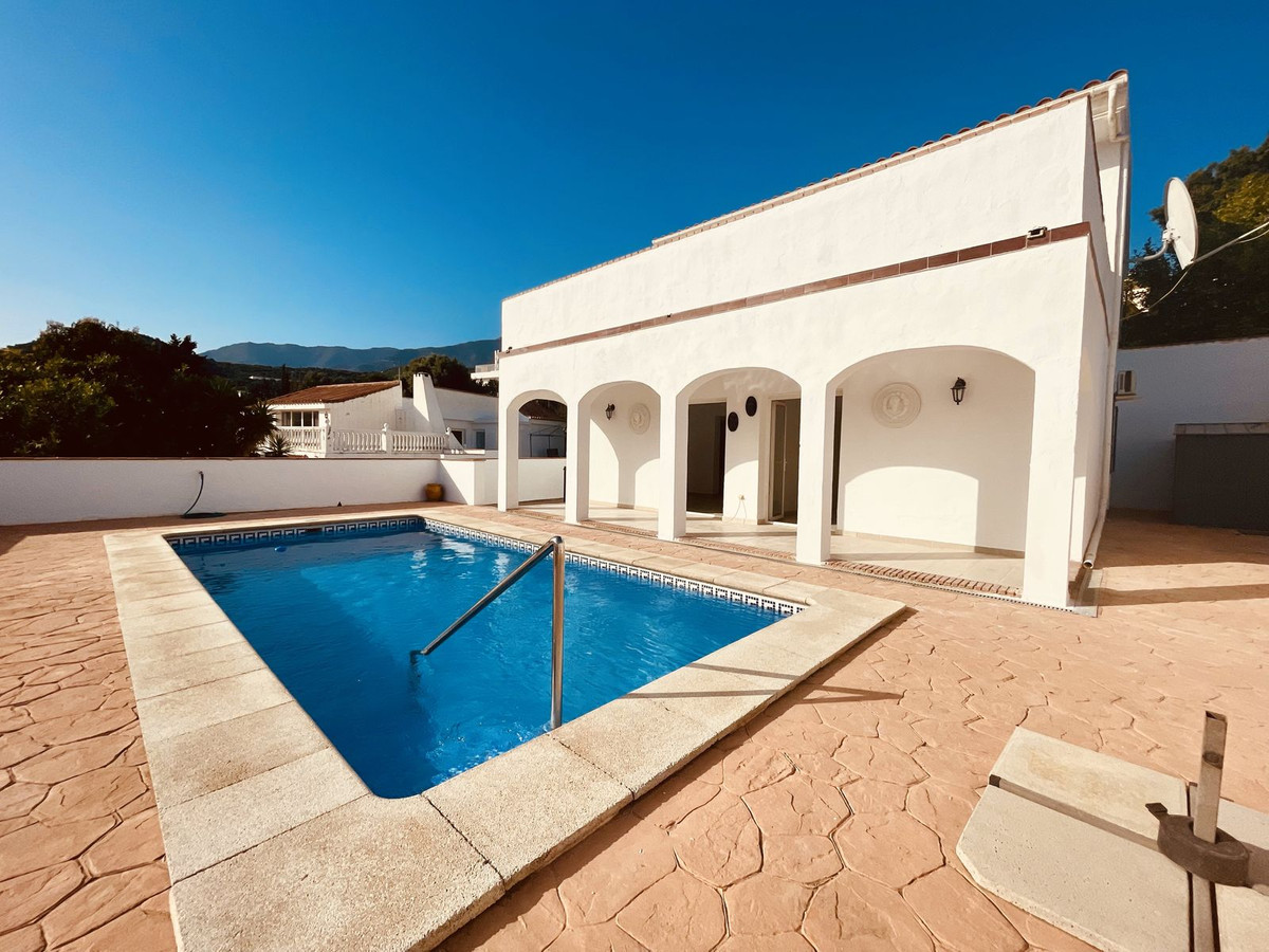 https://cdn.resales-online.com/public/qpbhmtc6rk/properties/16c6173824e211f0ad0102e0405b089b/w1200/1-7980e48d732b6fc85c14b43b94d2aa54.jpg?v=1745925281