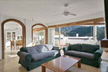 https://cdn.resales-online.com/public/d13g14day9/properties/db37e14021bd11f0ad0102e0405b089b/w1200/3-e898b2bb2a2fdfd06d2c39894dce8316.jpg?v=1745580917