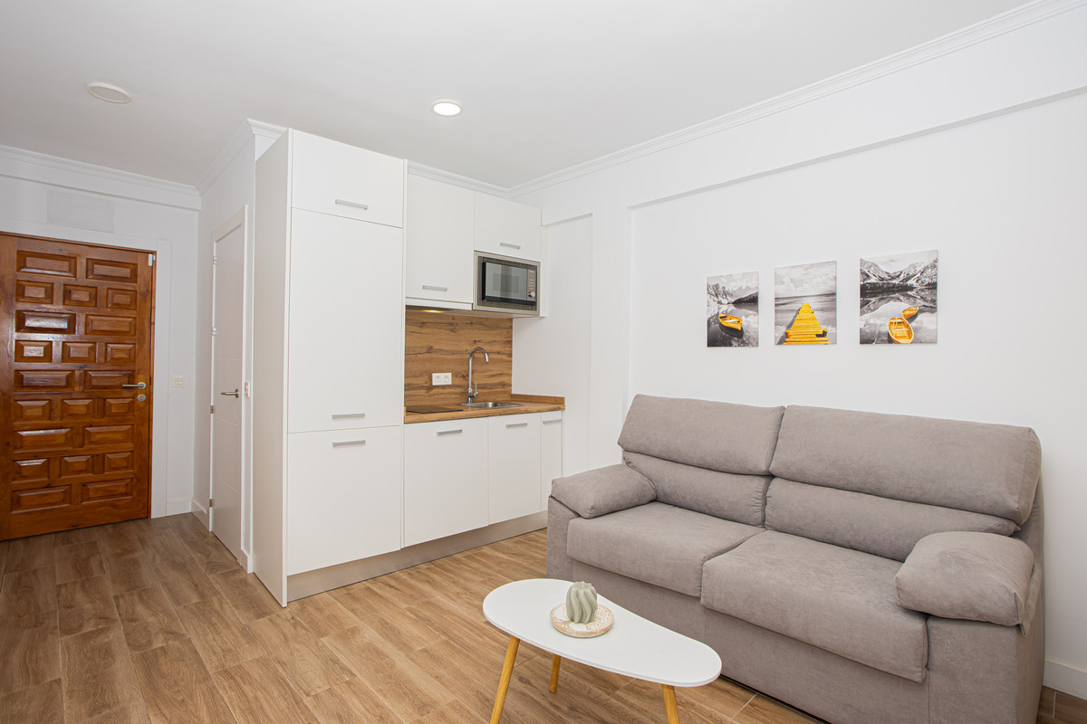 https://cdn.resales-online.com/public/dmbme36kle/properties/25bfbd99258011f0ad0102e0405b089b/w1200/1-7980e48d732b6fc85c14b43b94d2aa54.jpg?v=1745992876