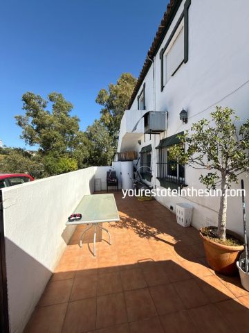 https://cdn.resales-online.com/public/yit7kxtm9e/properties/50f33fb71ee611f0ad0102e0405b089b/w1200/27-f6e8bc237ba13ac4c268badec6354f3d.jpg?v=1746024957