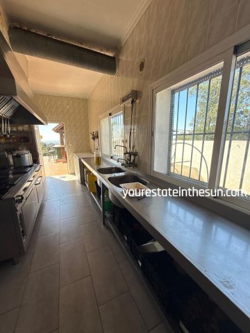https://cdn.resales-online.com/public/yit7kxtm9e/properties/50f33fb71ee611f0ad0102e0405b089b/w1200/31-5e8b9eb86a2d455eeaf43a7bbf3ccd12.jpg?v=1746024957