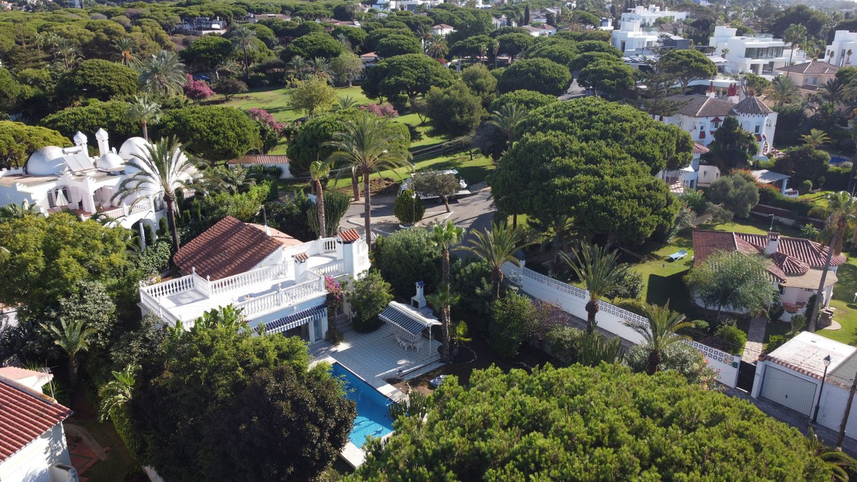 https://cdn.resales-online.com/public/25dkz9zq0o/properties/e883e504276511f0ad0102e0405b089b/w1200/1-7980e48d732b6fc85c14b43b94d2aa54.jpg?v=1746273780