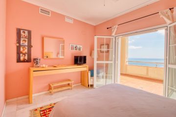 https://cdn.resales-online.com/public/14ldb8jhxc/properties/5366f1911f6811f0ad0102e0405b089b/w1200/20-d1f7658cbe4ba6cd8666fec30fba80ad.jpg?v=1746205949