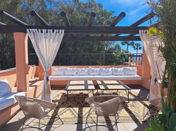 https://cdn.resales-online.com/public/ps20nwoexc/properties/1beb722ddfdf11ef8ce602e0405b089b/w1200/24-613bbc26f32d7013d348ef202dd30a43.jpg?v=1744715977