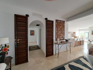 https://cdn.resales-online.com/public/ps20nwoexc/properties/1beb722ddfdf11ef8ce602e0405b089b/w1200/32-e7f90ea5feef5e01d64d74d6b6d8a834.jpg?v=1744715977