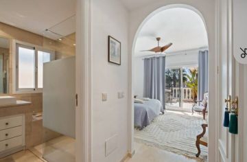 https://cdn.resales-online.com/public/ps20nwoexc/properties/1beb722ddfdf11ef8ce602e0405b089b/w1200/33-f37a7fab00fce6ff6b895520b67d6d6d.jpg?v=1744715977