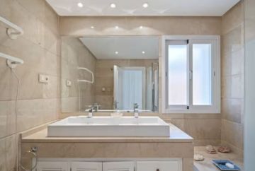 https://cdn.resales-online.com/public/ps20nwoexc/properties/1beb722ddfdf11ef8ce602e0405b089b/w1200/37-1d70d218e897435ff17cdff8e99bb5bf.jpg?v=1744715977